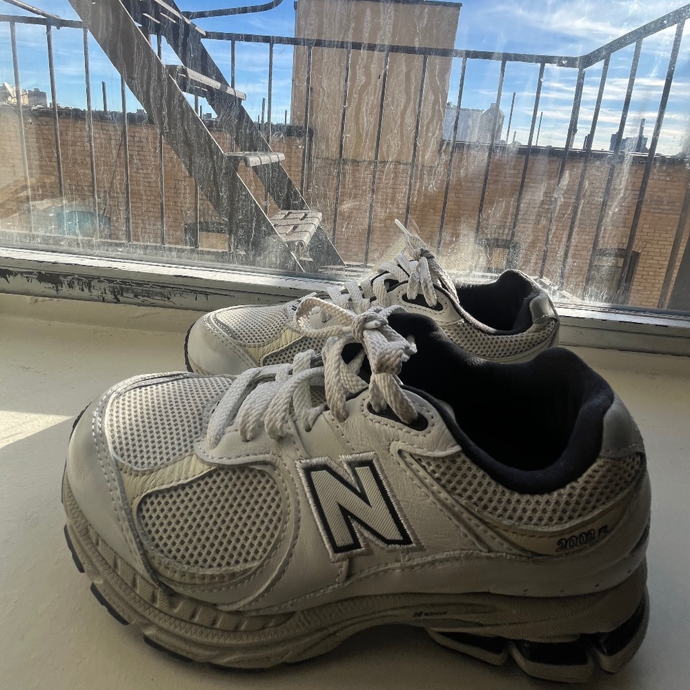 New Balance 2002r